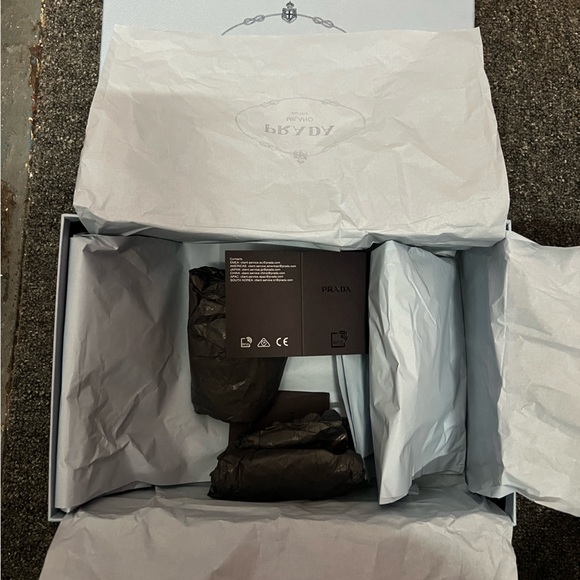 Prada empty box. - Picture 5 of 5